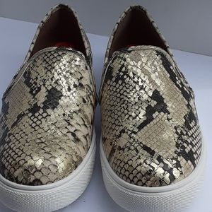 Steve Madden SNAKE PRINT SLIP ON Shoe Size 9 1/2